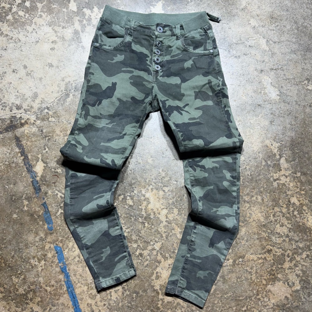 Women’s Camo Skinny Pants Size 6 Stretch Jogger Waist